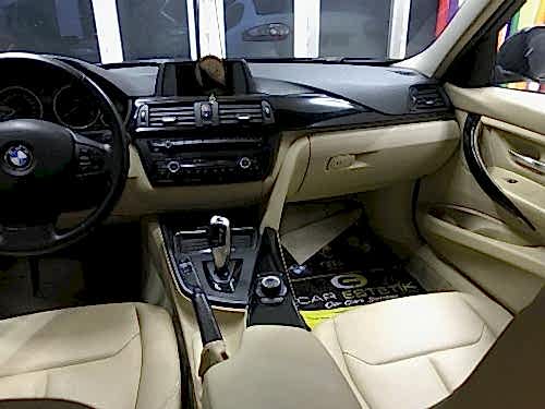 bmw f30 f10 f20 320 116 520 118 araç içi trim kaplama karbon carbon parlak siyah kırmızı araç kaplama folyo kaplama (22)