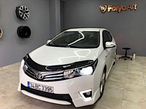 toyota corolla stop kenarı flyo çerçeve kaplama far kaşı araç kaplama (2)
