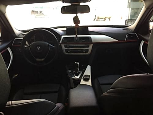 bmw f30 f10 f20 320 116 520 118 araç içi trim kaplama karbon carbon parlak siyah kırmızı araç kaplama folyo kaplama (16)